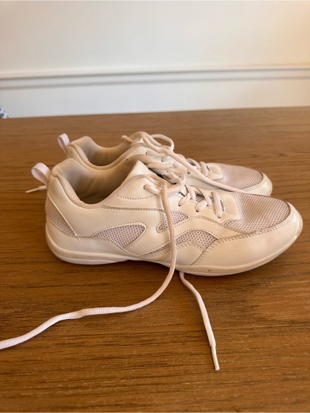 White Cheerleading Shoes Cheer Sneakers EU Size 39 Women’s (Approx 7.5)